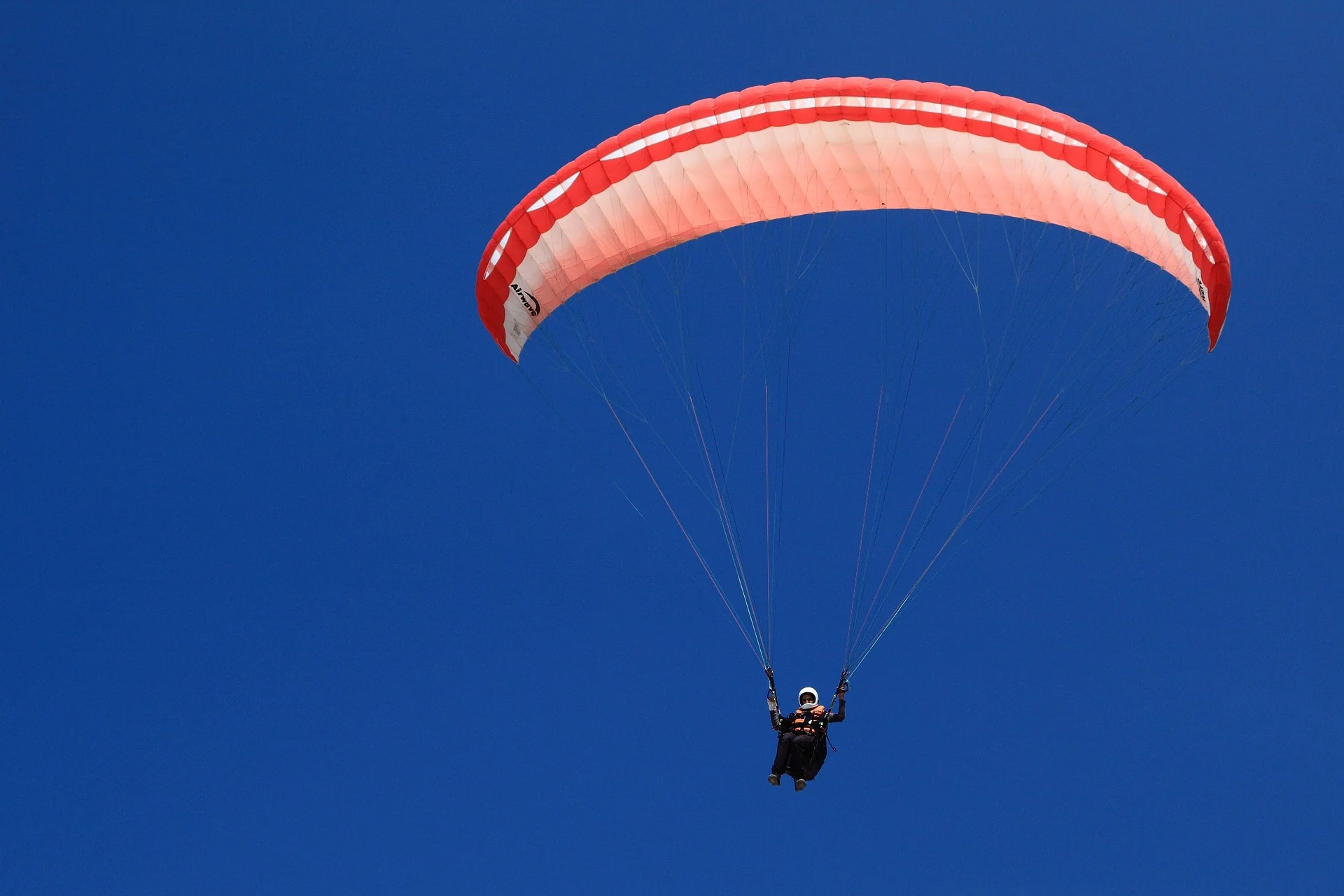 The Role of Glide and Parachutes