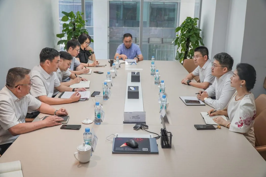 Deputy Party Secretary and District Mayor of Gongshu District, Mr. Ao Yuxin, Leads Delegation to CoolFly for Inspection and Research