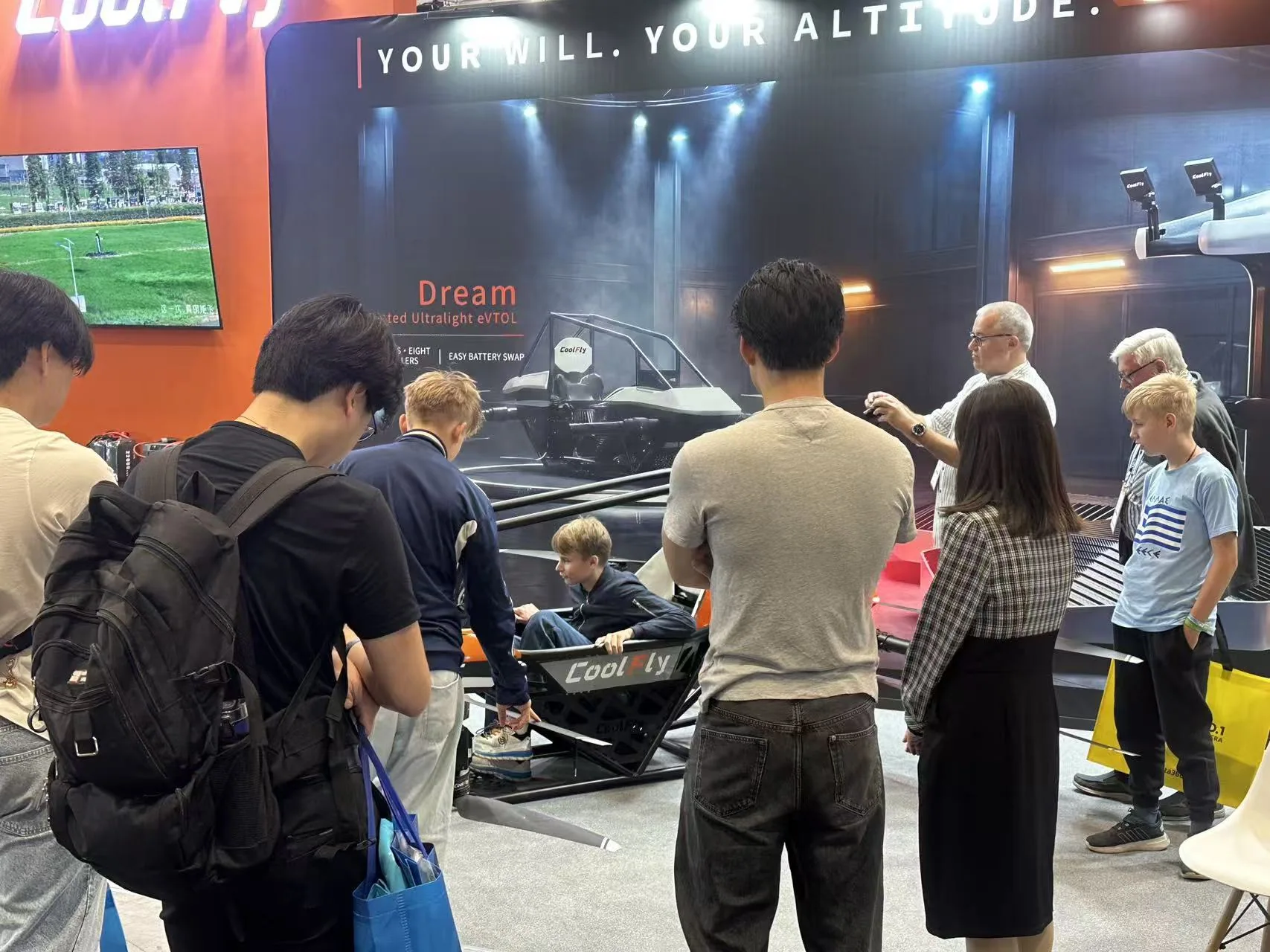 Many people wanna try CoolFly aircraft